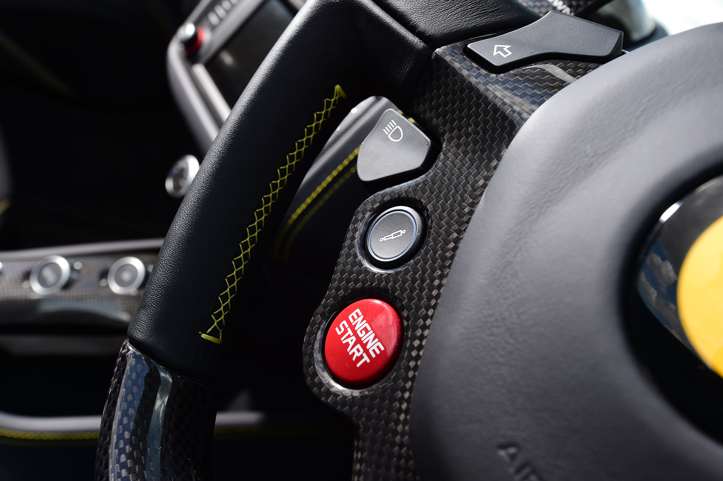 Ferrari California T Handling Speciale - start/stop