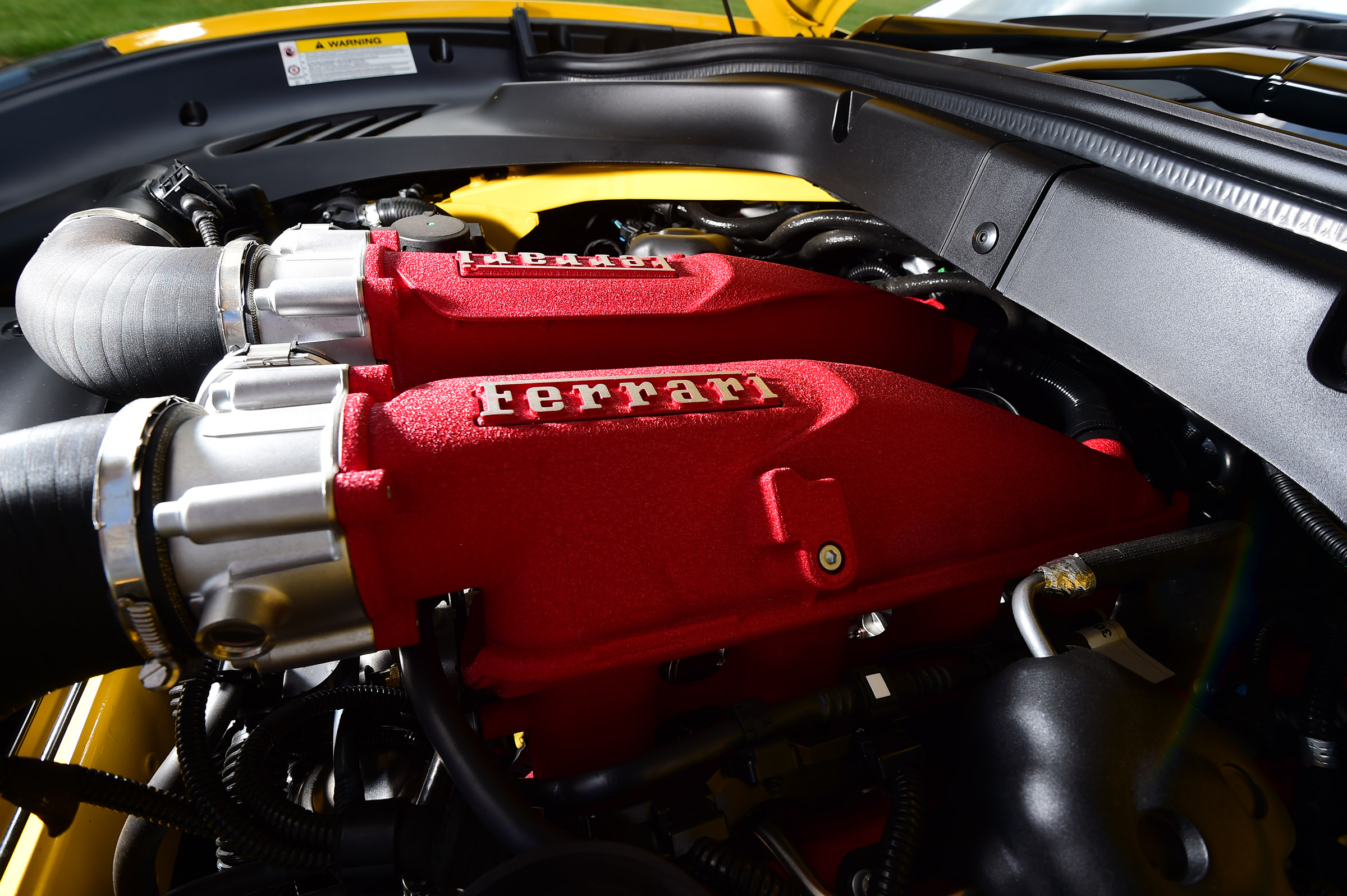 Ferrari California T Handling Speciale - engine detail