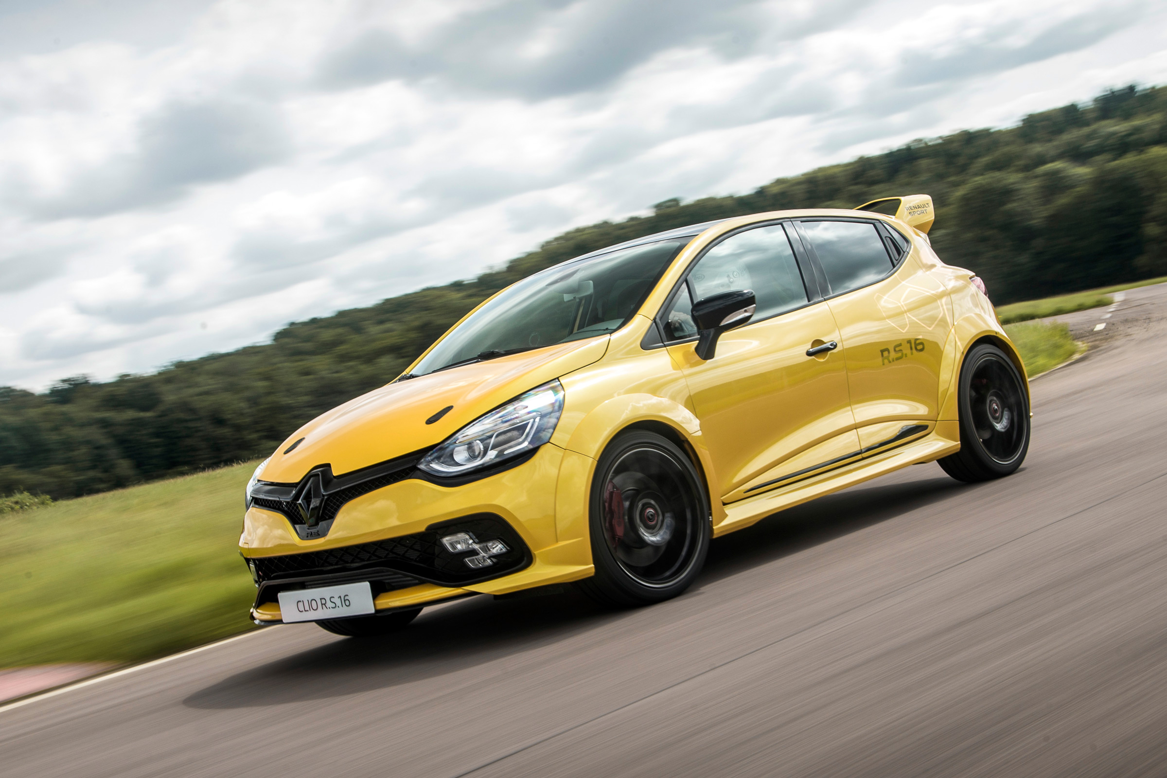 Renault Clio RenaultSport R.S.16 2016 - front cornering 2