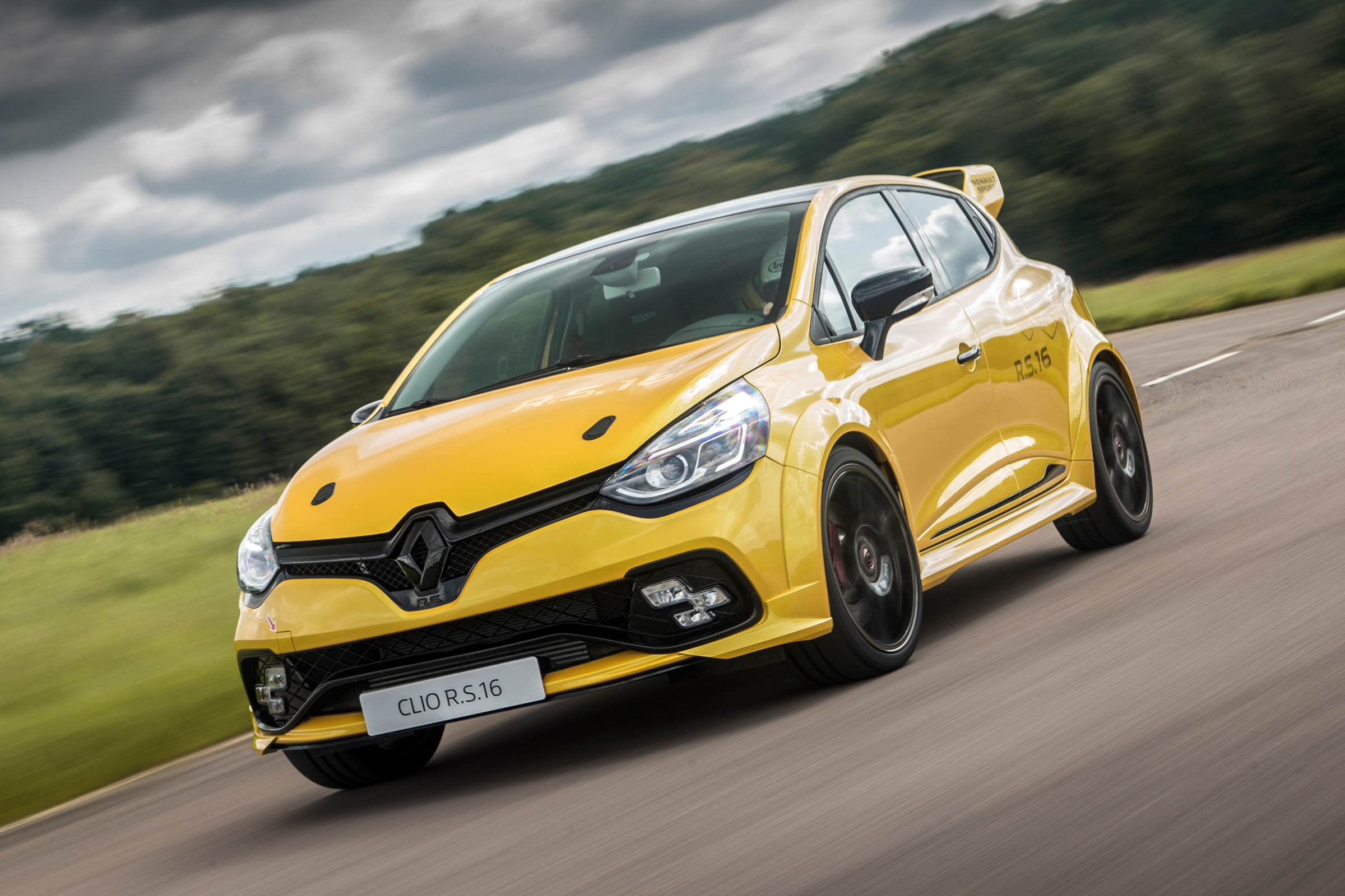 Renault Clio RenaultSport R.S.16 2016 - front cornering