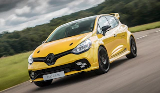 Renault Clio RenaultSport R.S.16 2016 - front cornering