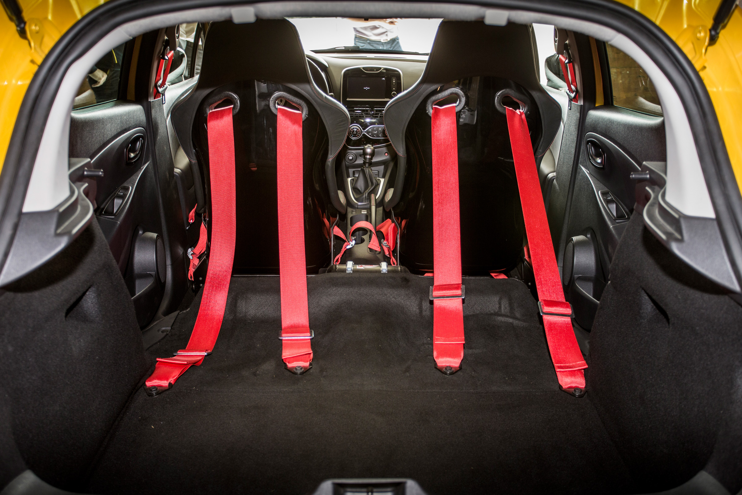 Renault Clio RenaultSport R.S.16 2016 - harness mounts