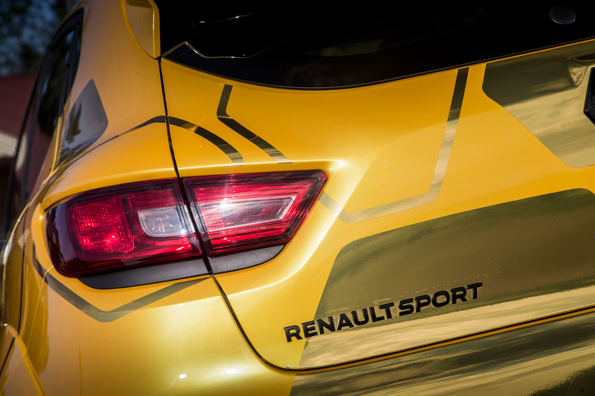 Renault Clio RenaultSport R.S.16 2016 - rear light