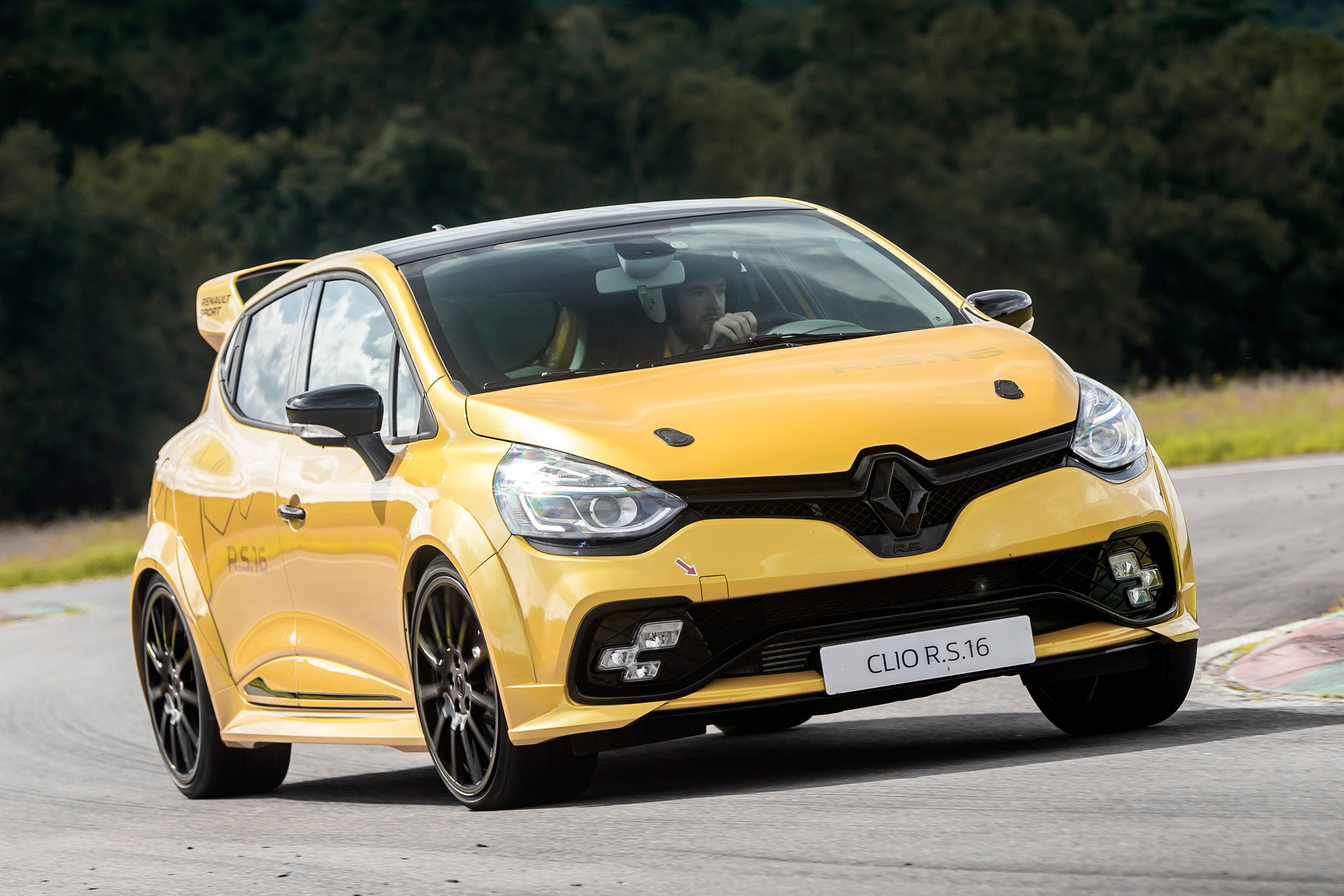 Renault Clio RenaultSport R.S.16 2016 - front cornering 3