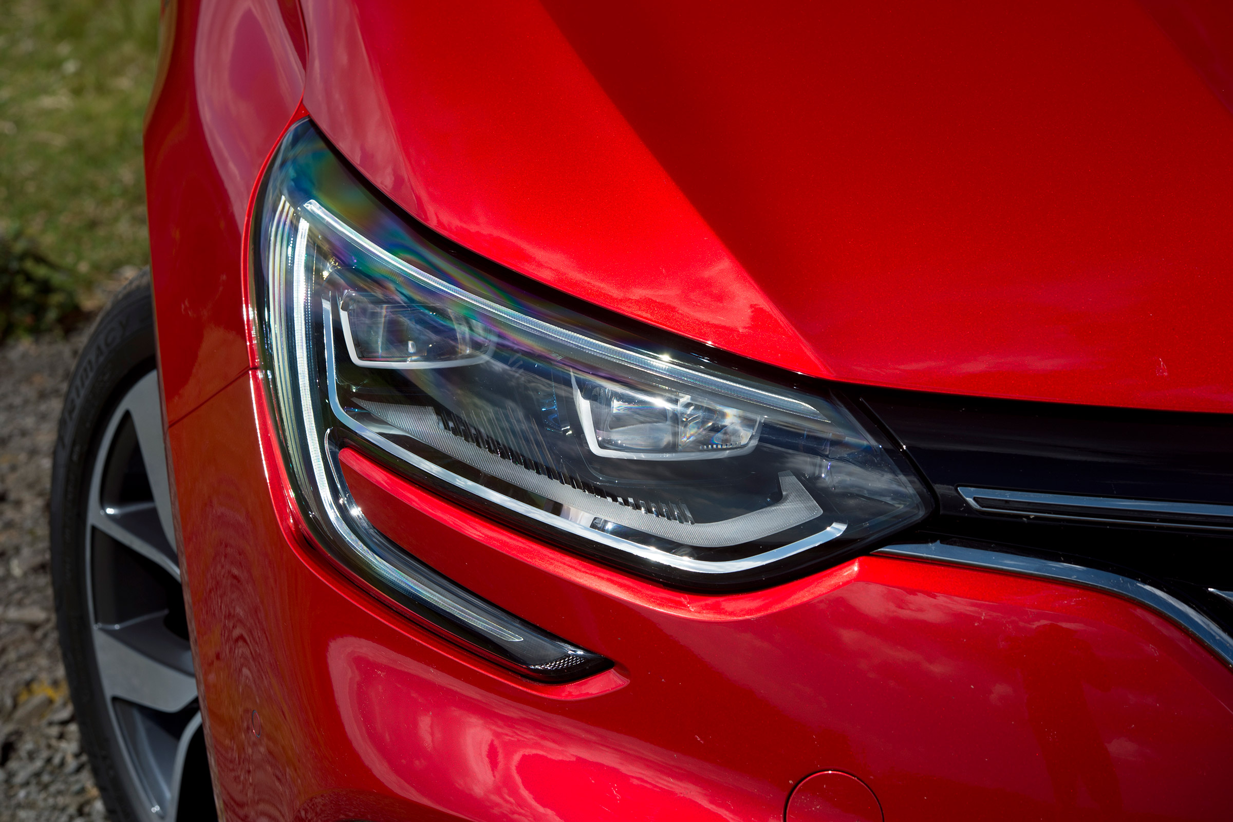 Renault Megane diesel - front light detail