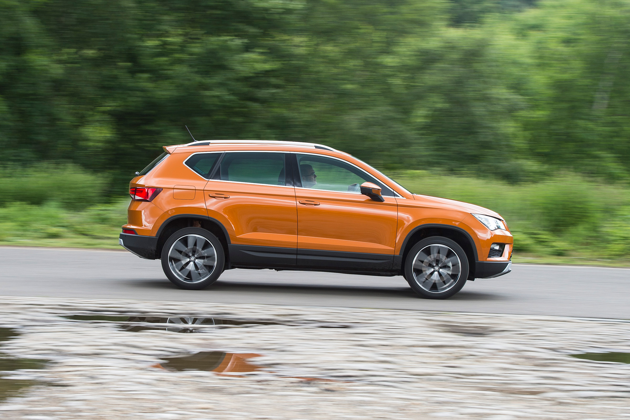 SEAT Ateca - side