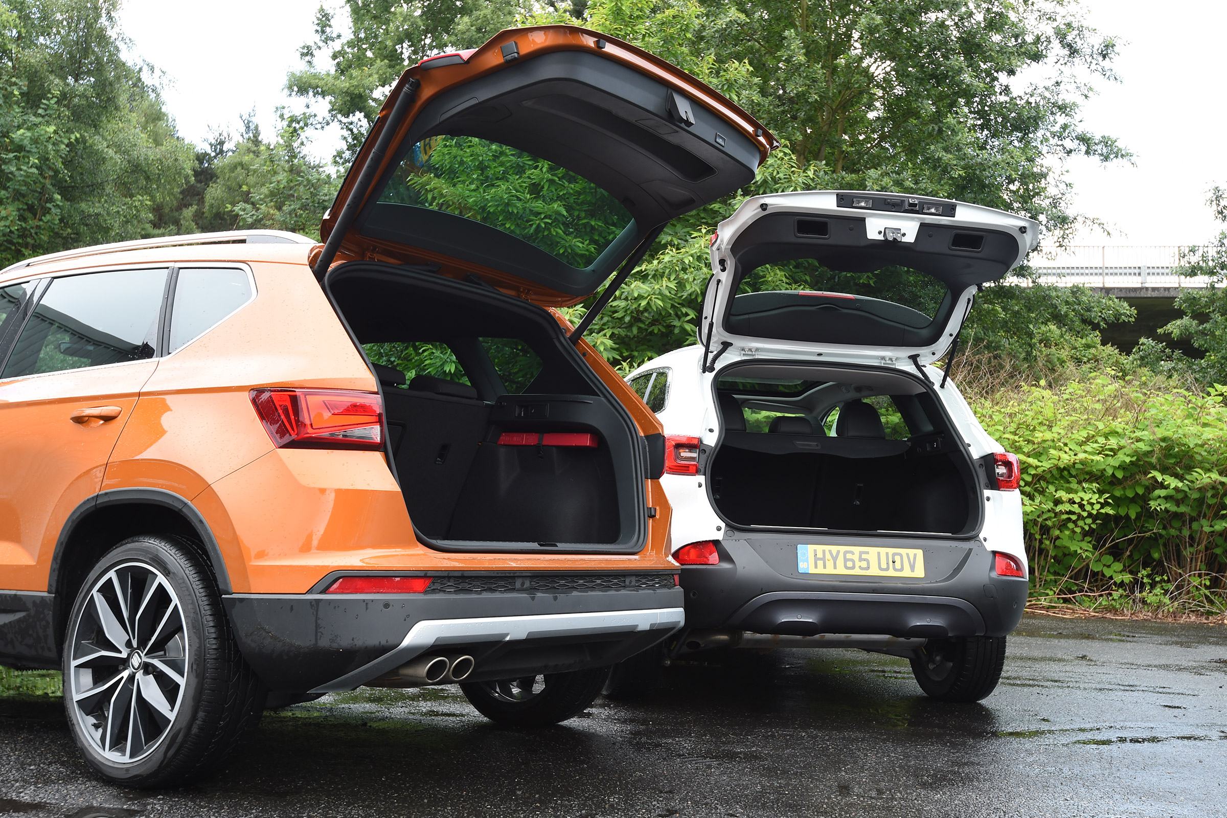 SEAT Ateca vs Renault Kadjar - boots