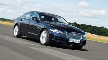 Jaguar XE AWD - front tracking
