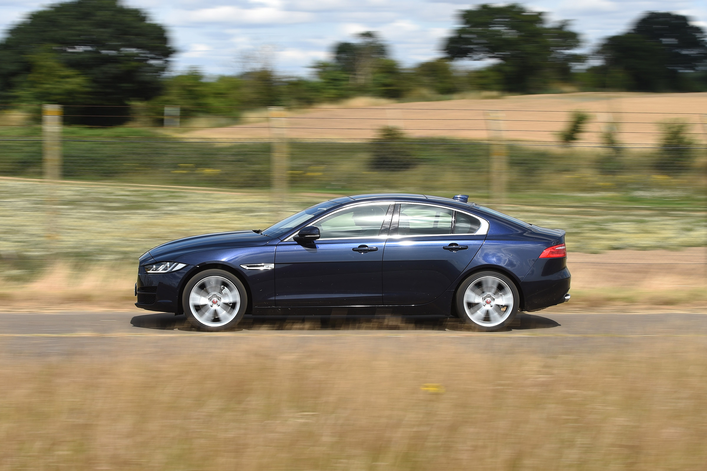 Jaguar XE AWD - side