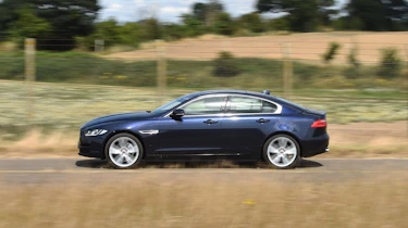 Jaguar XE AWD - side