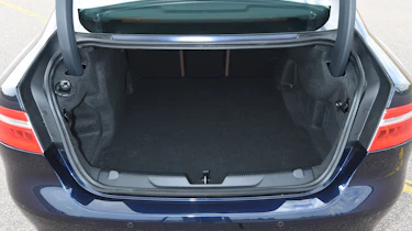 Jaguar XE AWD - boot