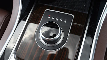 Jaguar XE AWD - trim