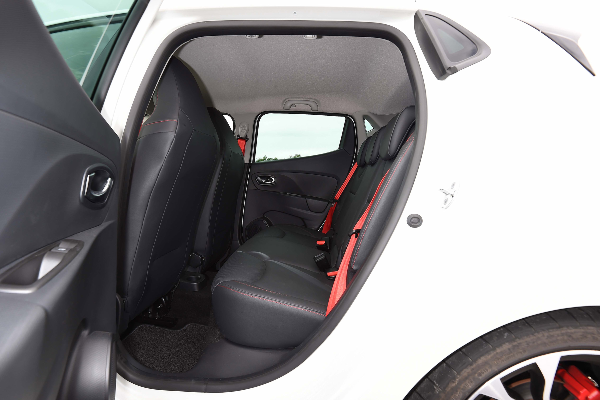 Renaultsport Clio 220 Trophy - rear seats