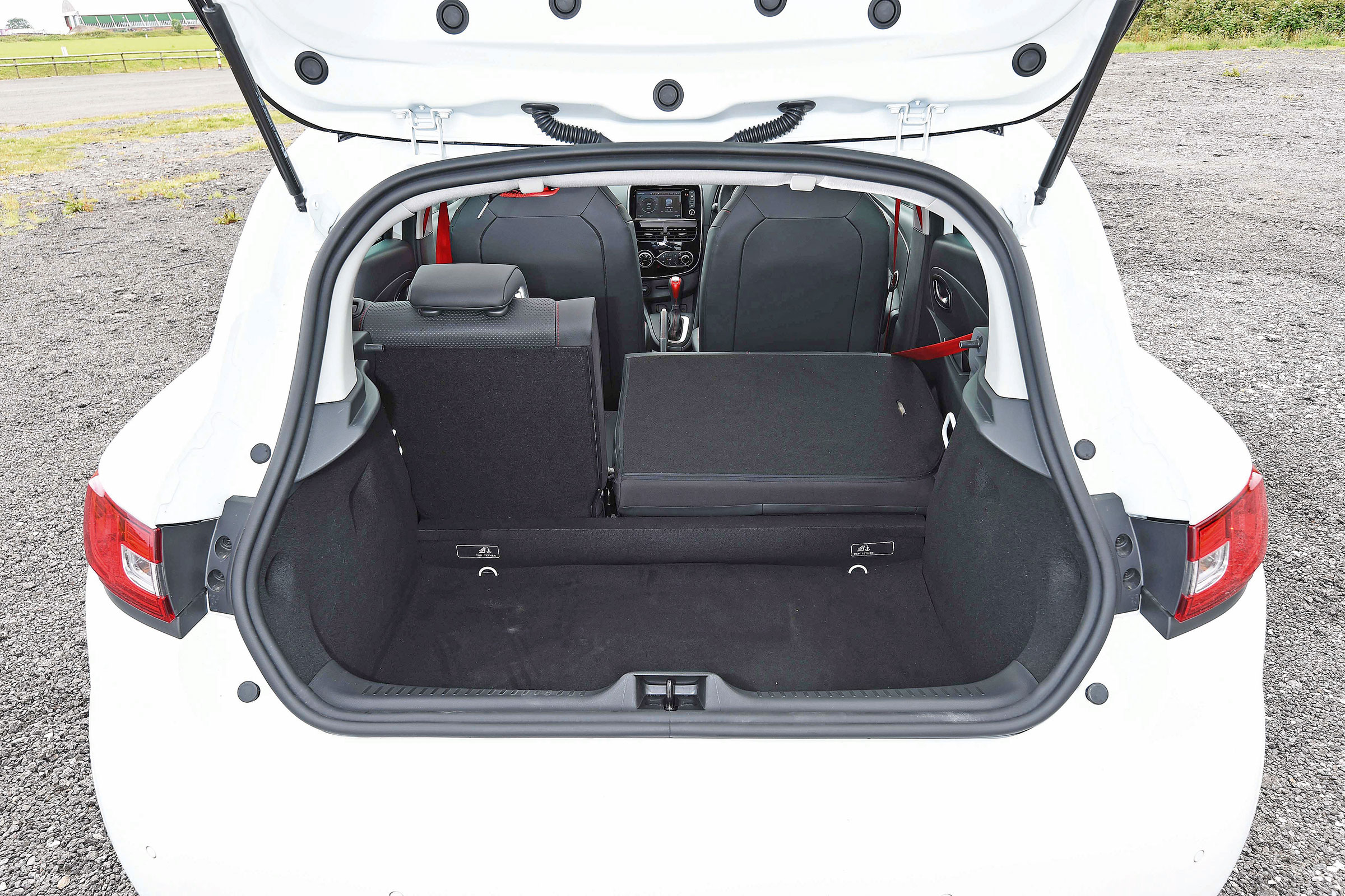 Renaultsport Clio 220 Trophy - boot