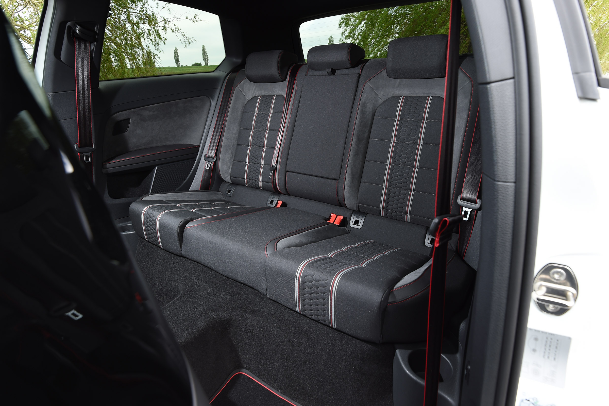 Volkswagen Golf GTI Clubsport - rear seats