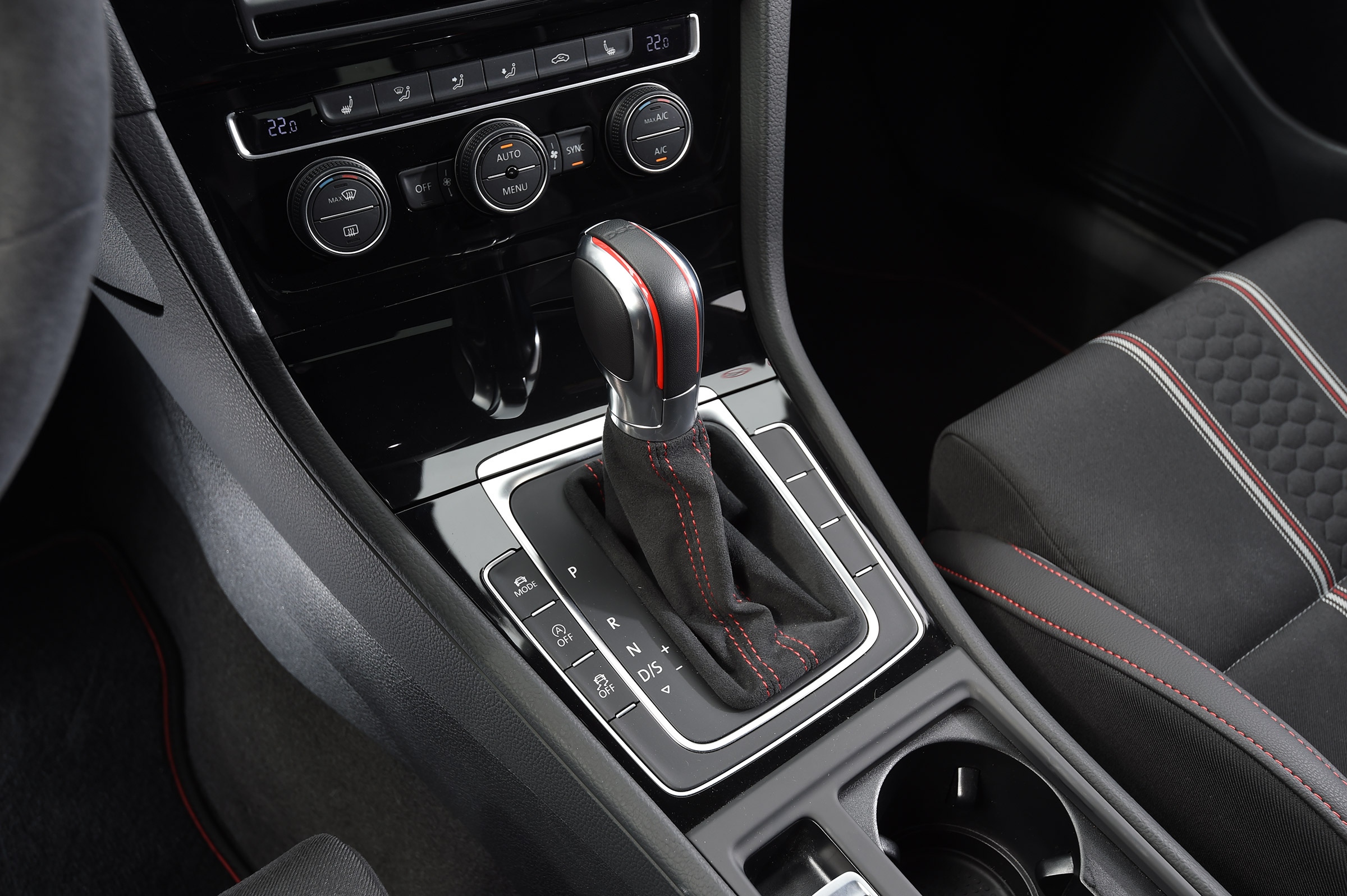 Volkswagen Golf GTI Clubsport - centre console