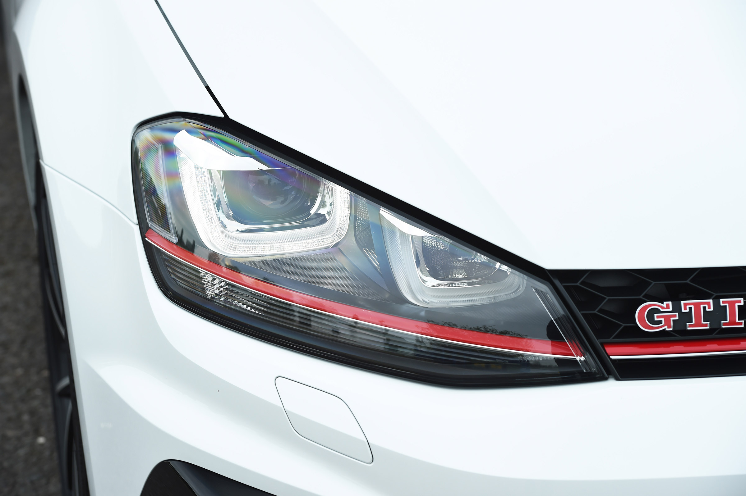 Volkswagen Golf GTI Clubsport - front light detail