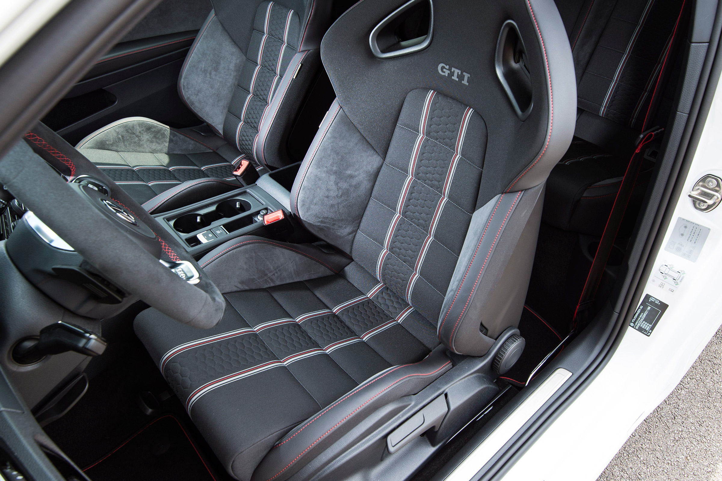 Volkswagen Golf GTI Clubsport - front seats