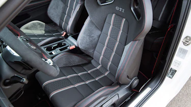 Volkswagen Golf GTI Clubsport - front seats
