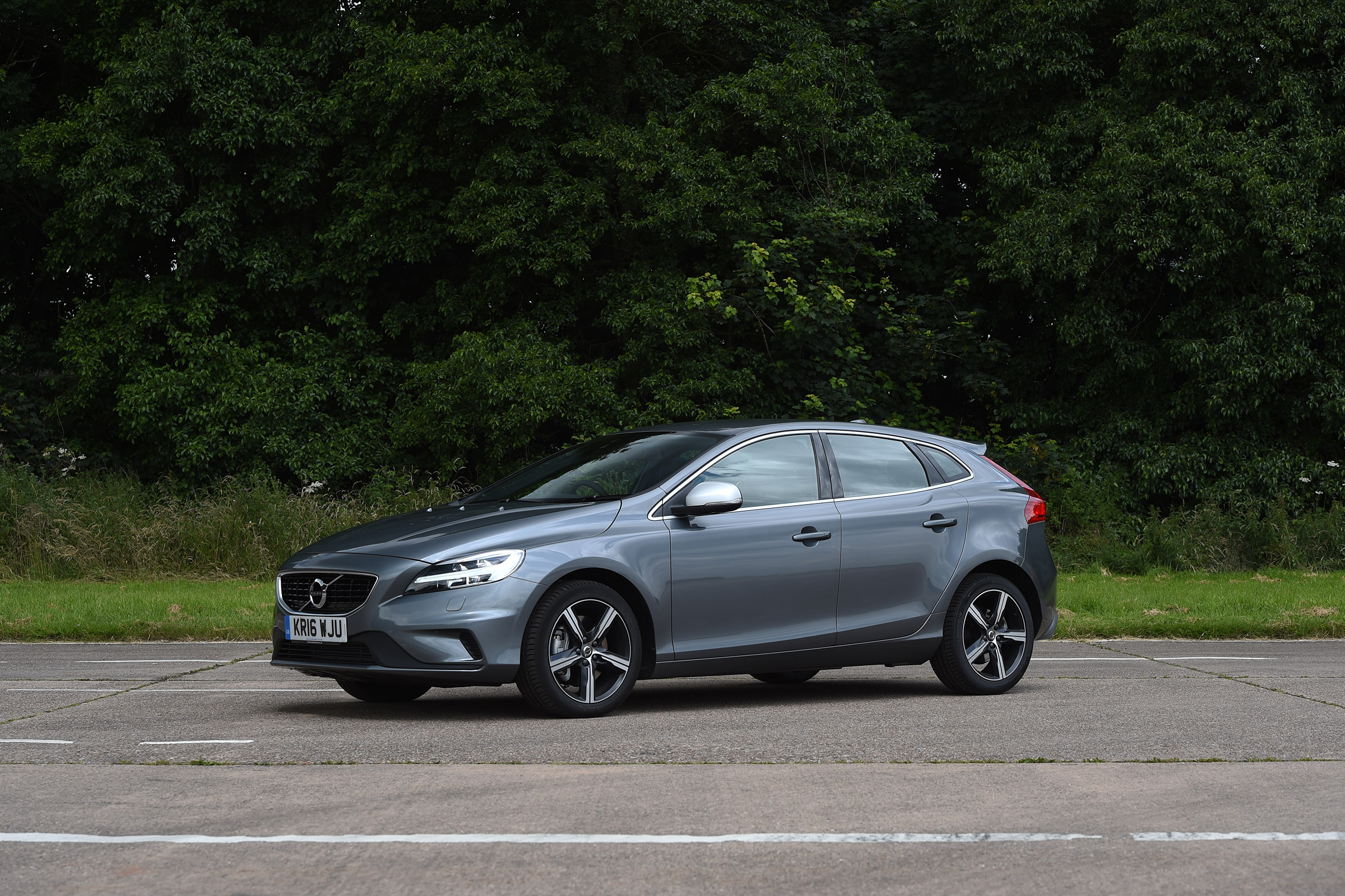Audi A3 vs Volvo V40 vs Volkswagen Golf - 