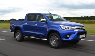 Toyota Hilux 2016 - front tracking