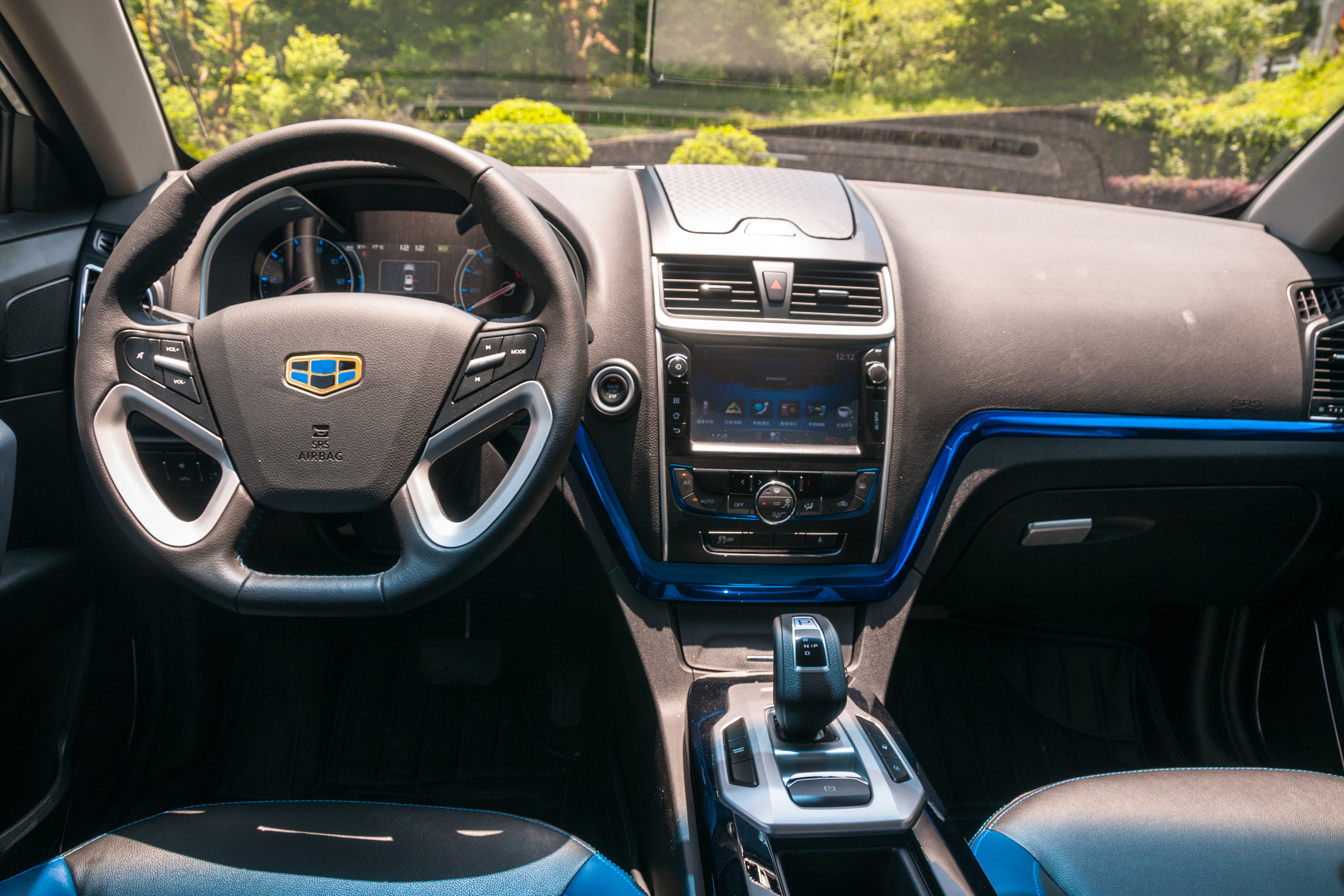 Emgrand EV 2016 - interior