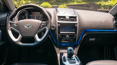 Emgrand EV 2016 - interior