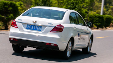Emgrand EV 2016 - rear tracking