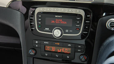 Used Ford S-MAX - centre console
