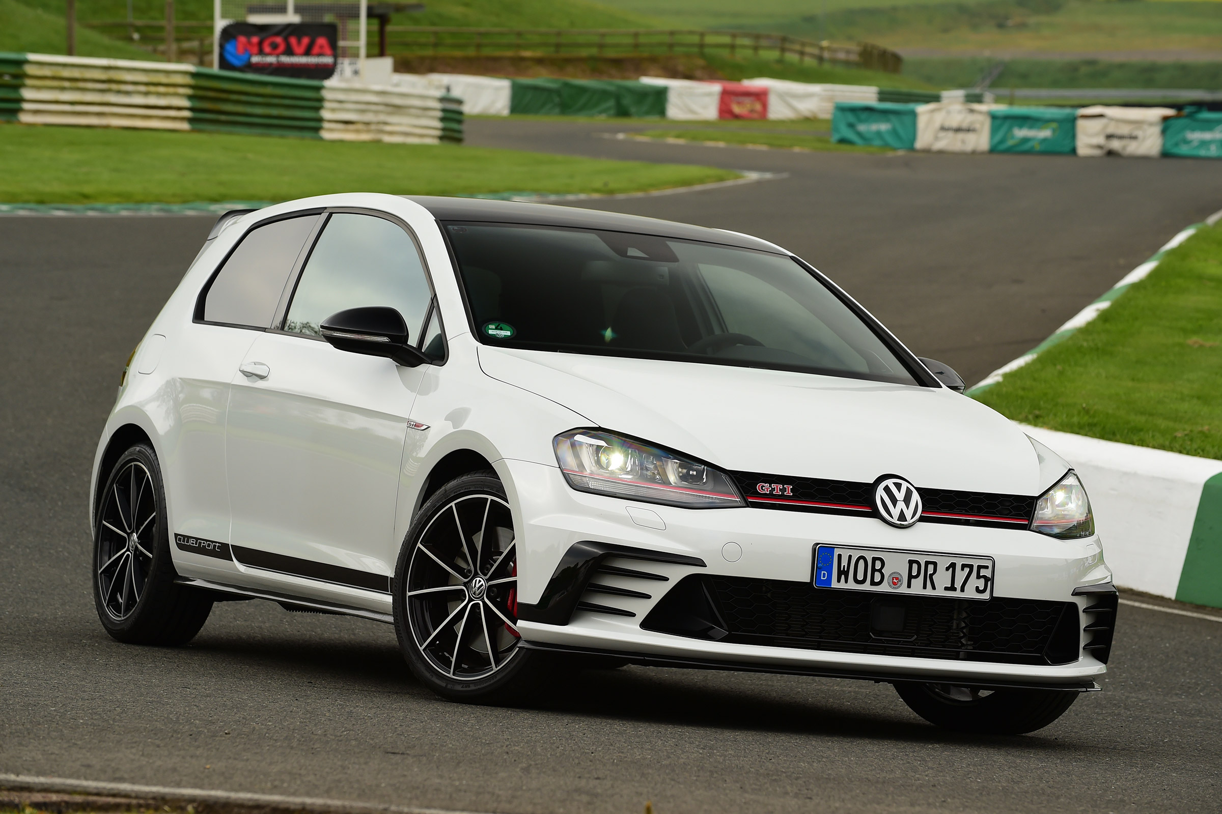 Volkswagen Golf GTI Clubsport - front static