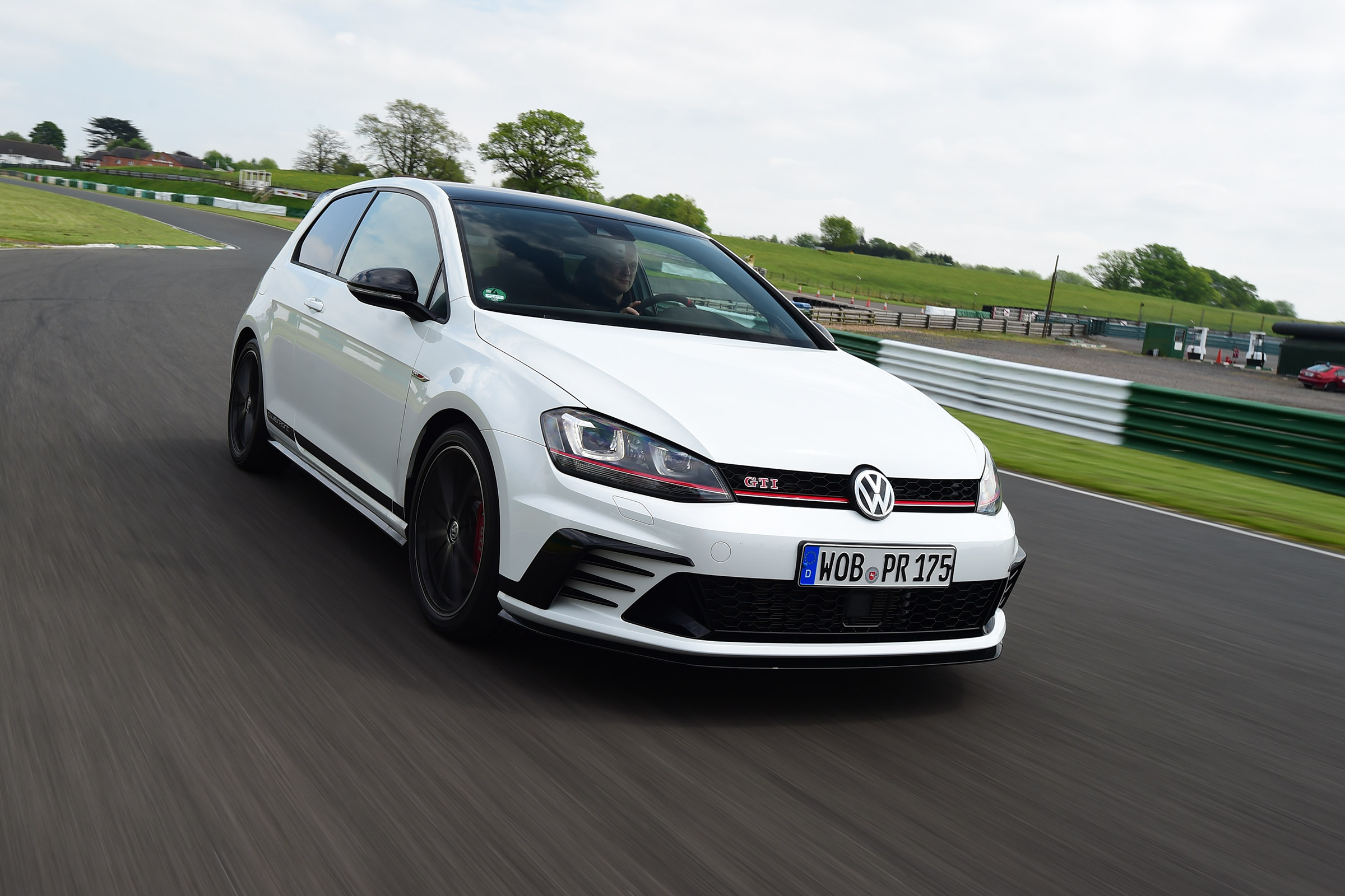 Volkswagen Golf GTI Clubsport - front
