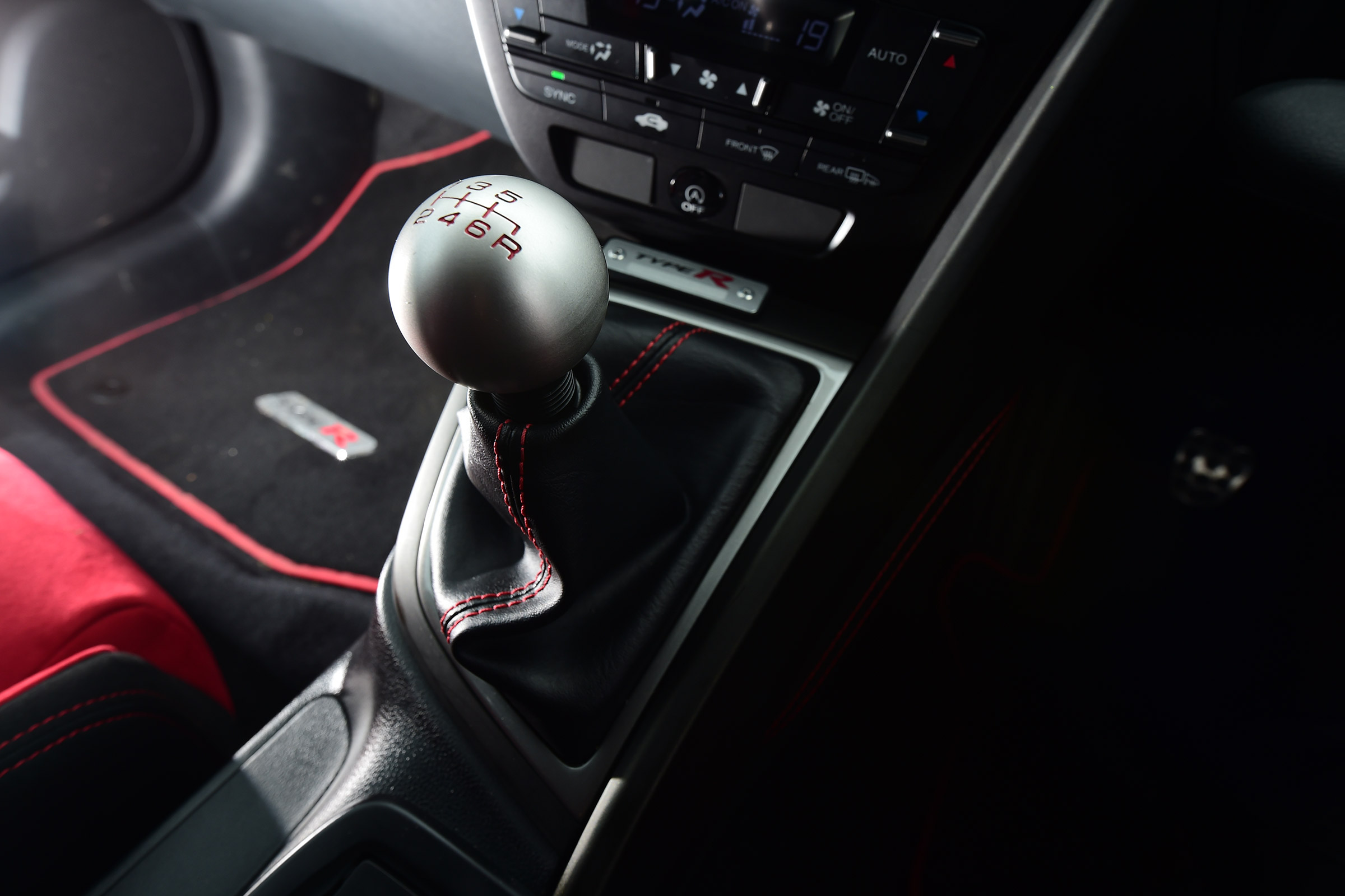 Honda Civic Type R - centre console