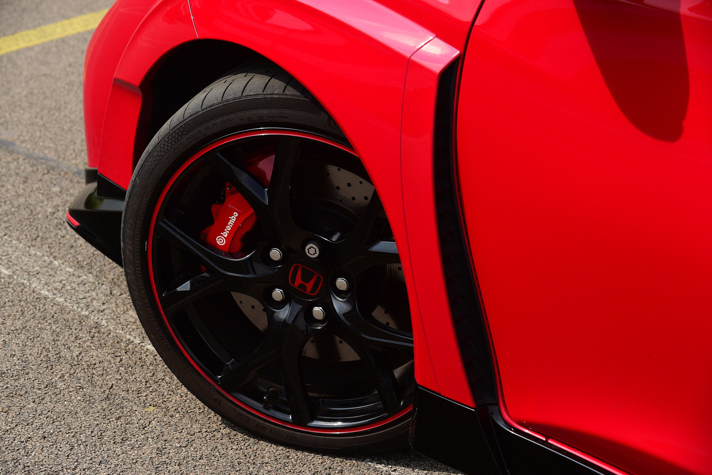 Honda Civic Type R - wheel detail