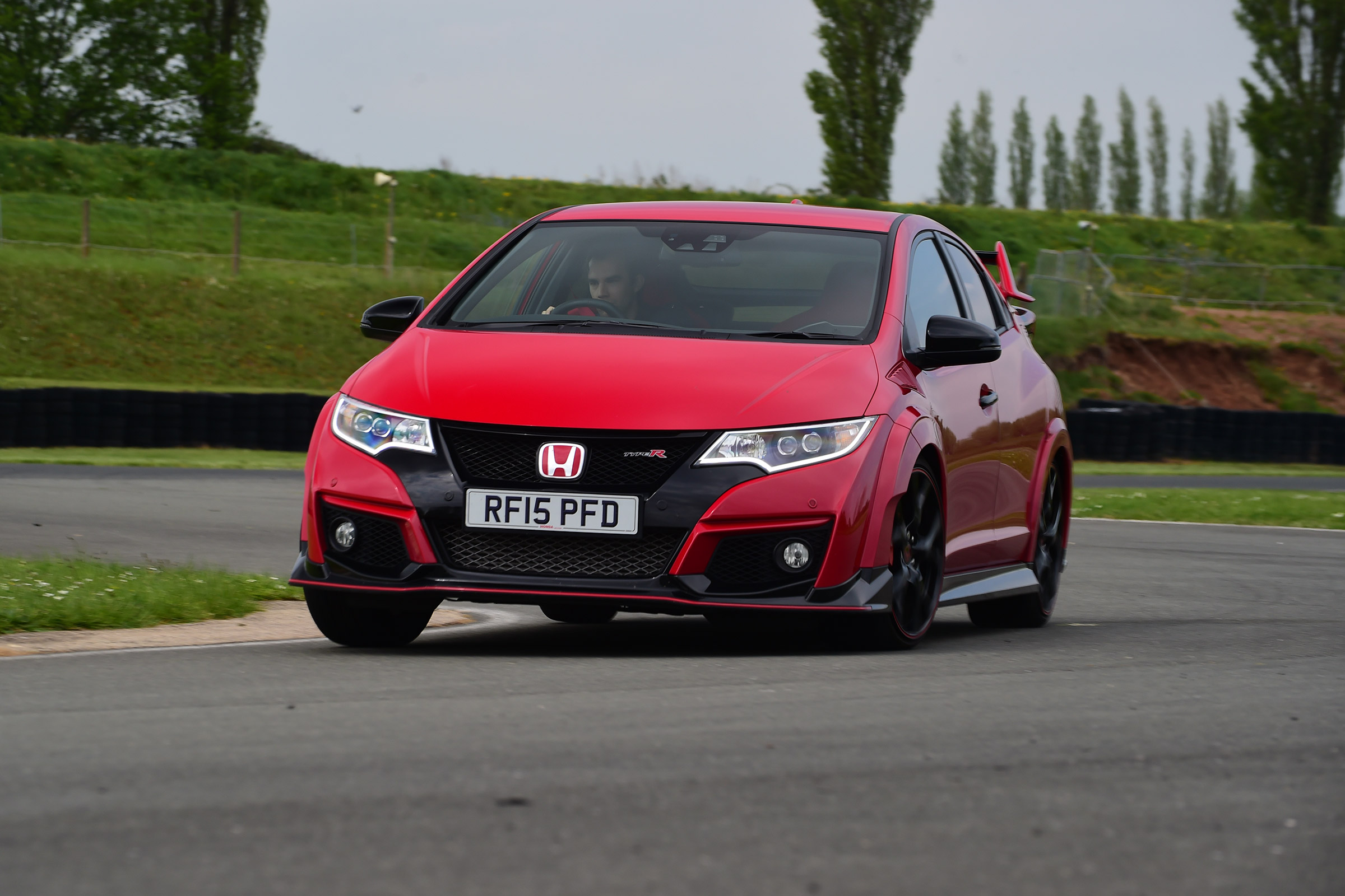 Honda Civic Type R - front cornering