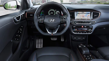 Hyundai Ioniq - dash
