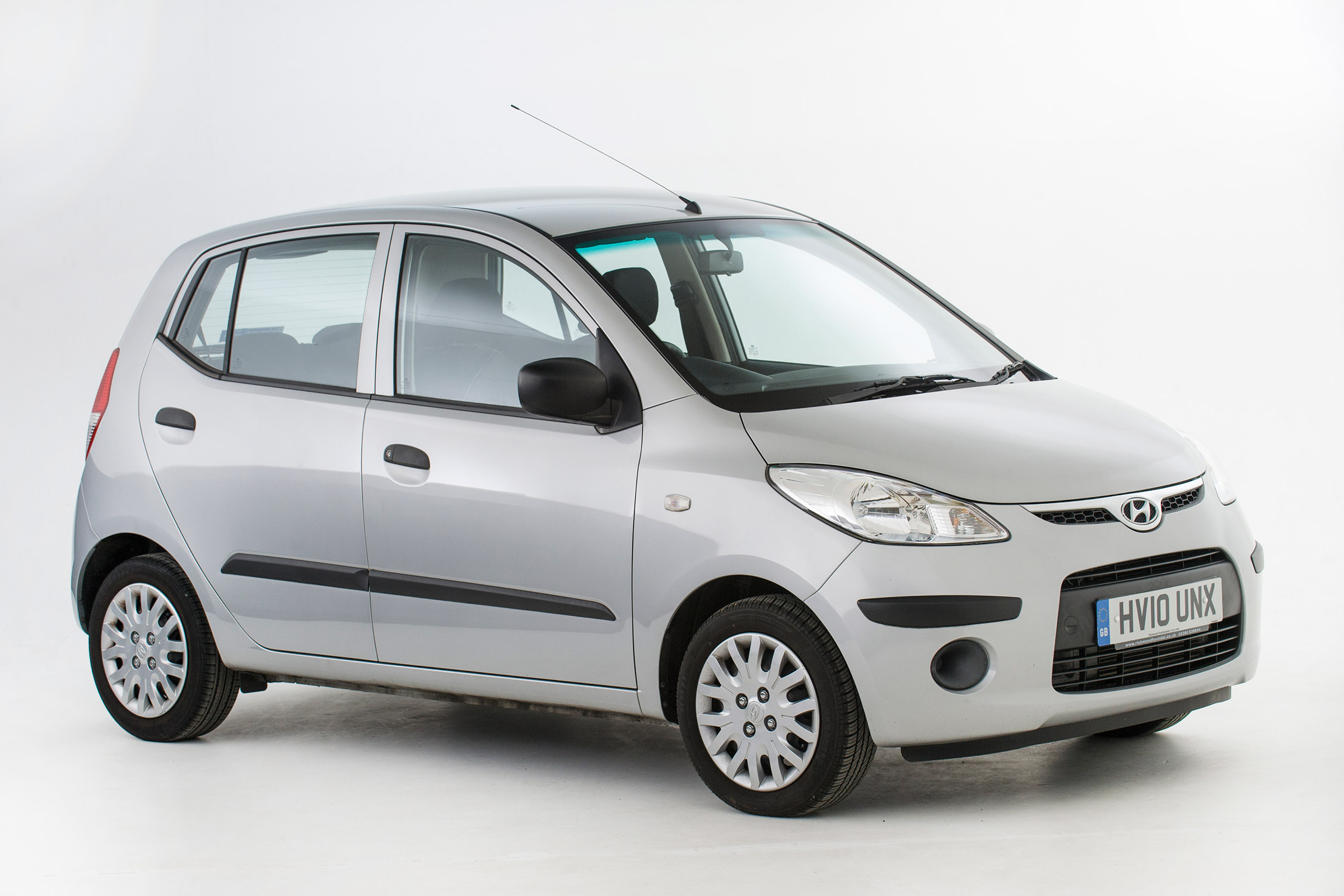 Used Hyundai i10 - front