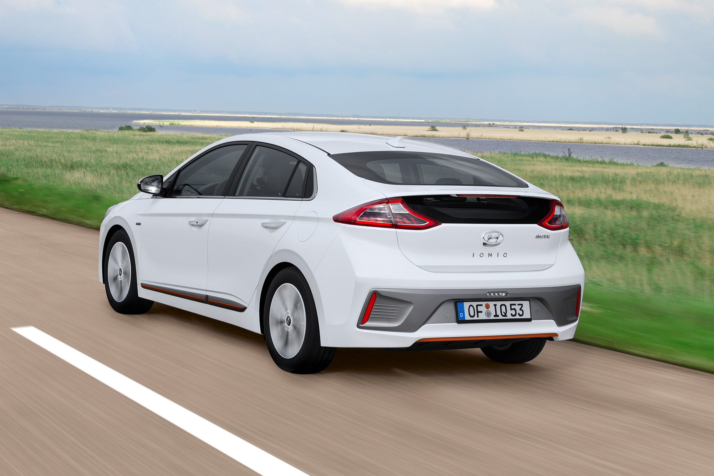 Hyundai Ioniq - rear