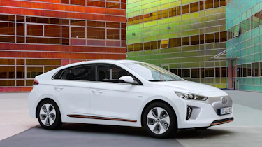 Hyundai Ioniq - front static