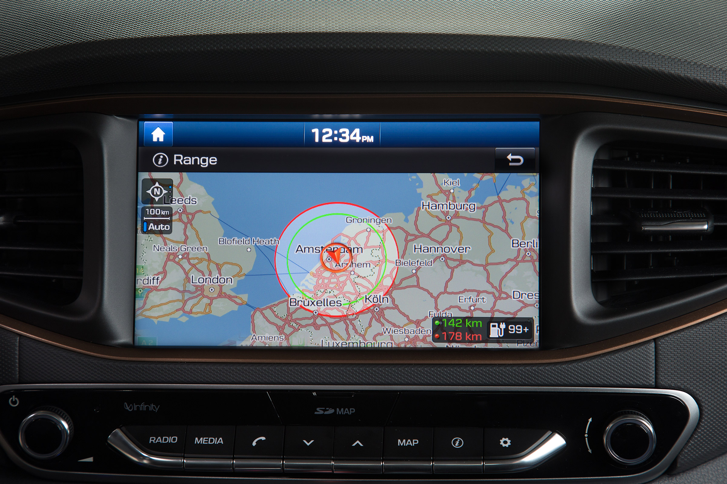 Hyundai Ioniq - sat-nav