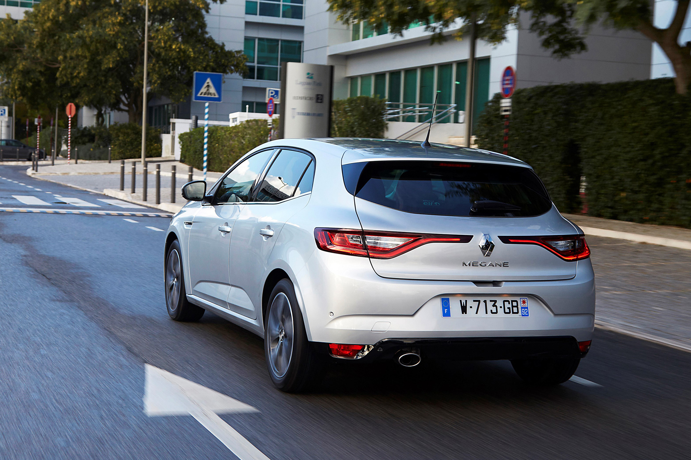 Renault Megane 2016 silver - rear tracking