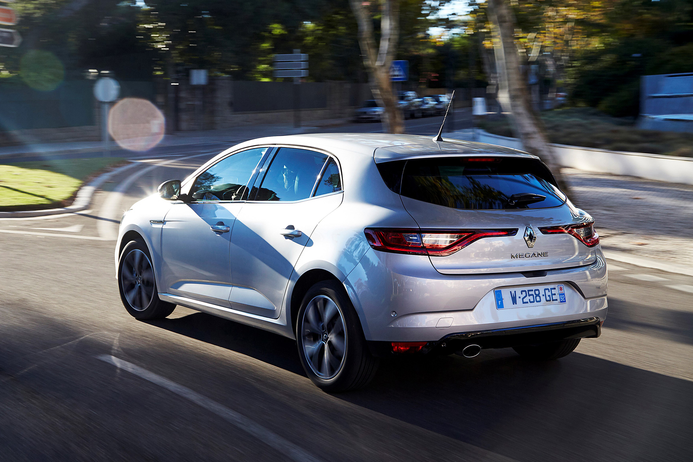 Renault Megane 2016 silver - rear cornering