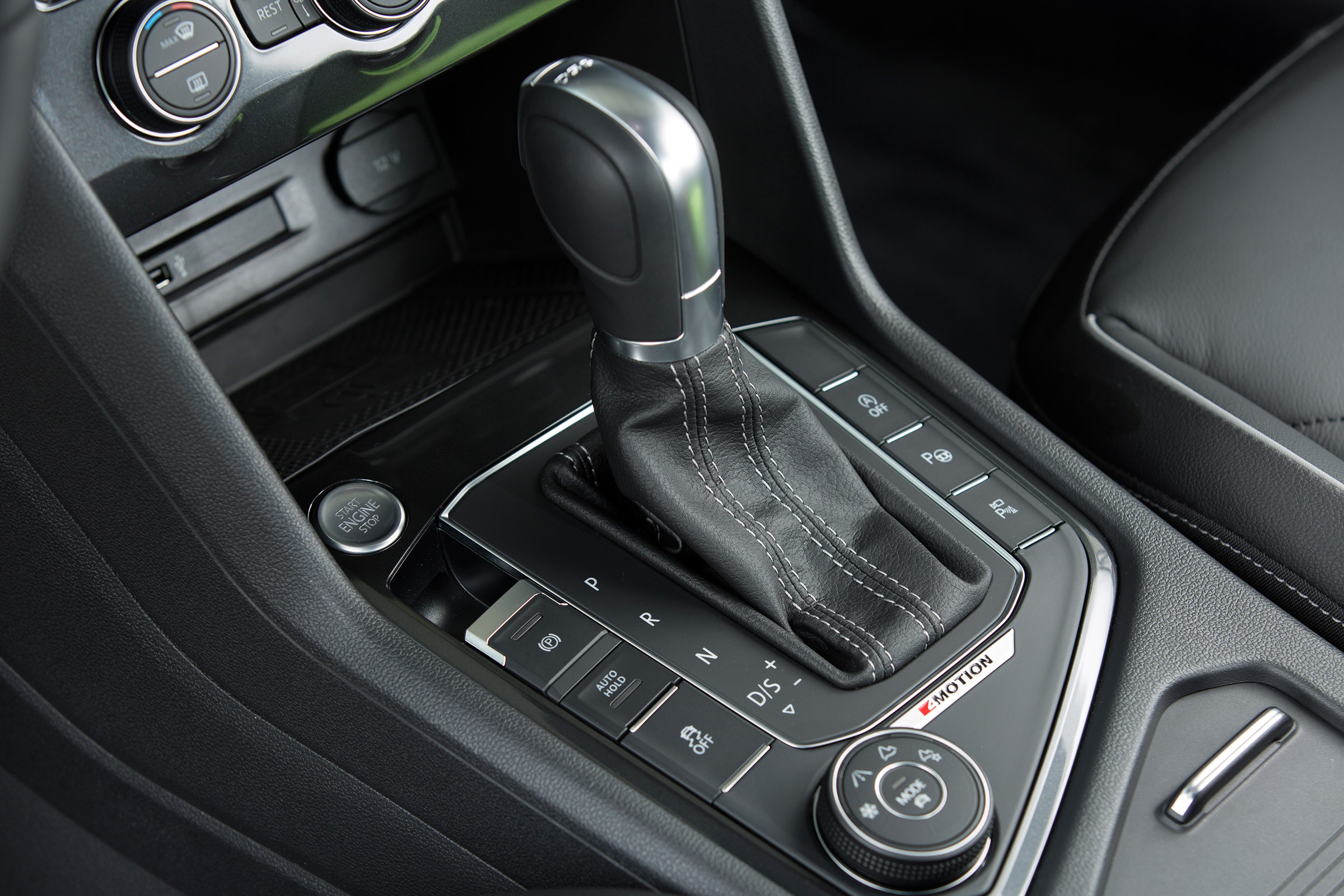Volkswagen Tiguan bi-turbo - centre console