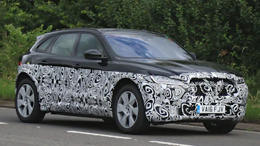 Jaguar baby F-Pace - front