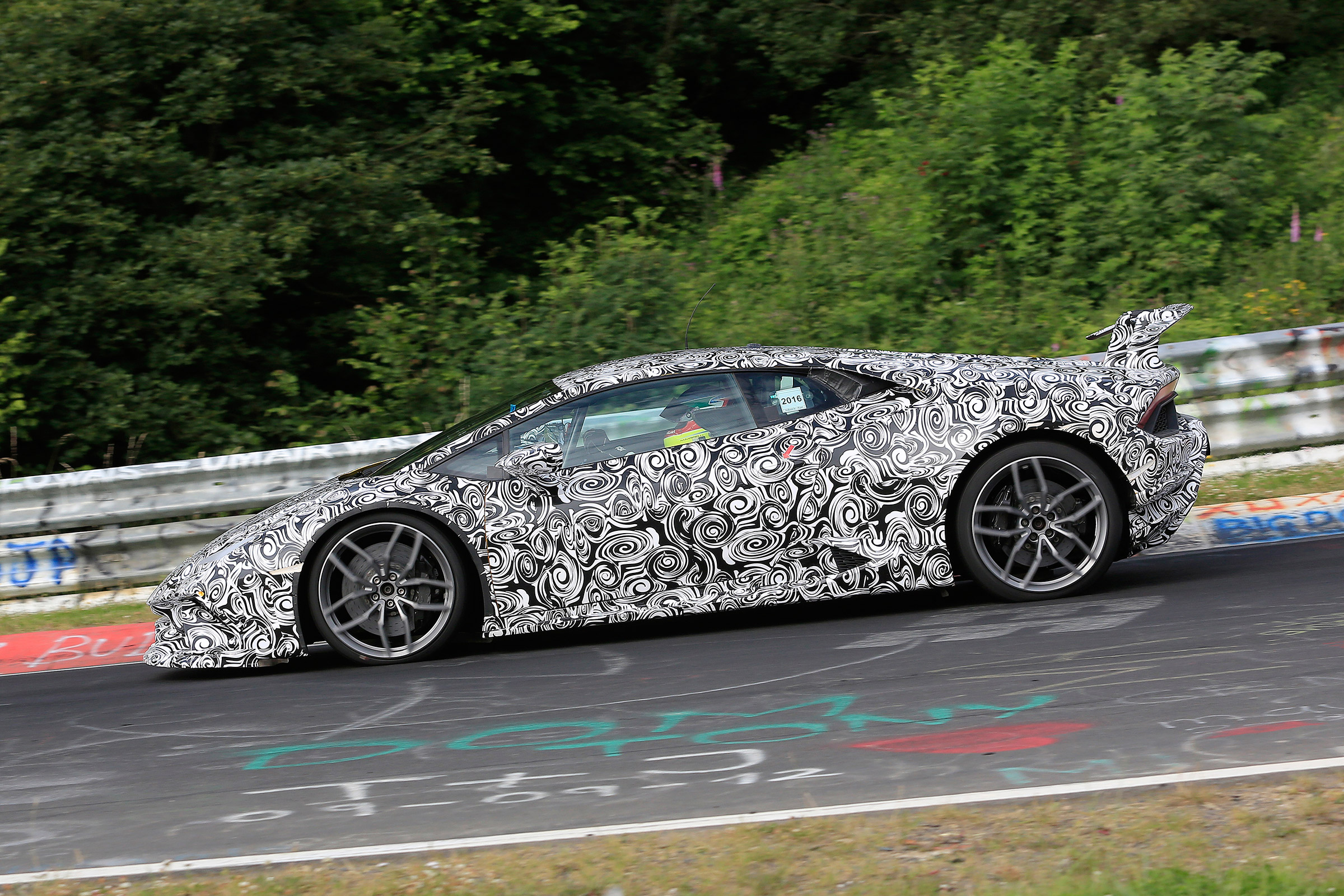 Lamborghini Huracan Superleggera spy shot - side