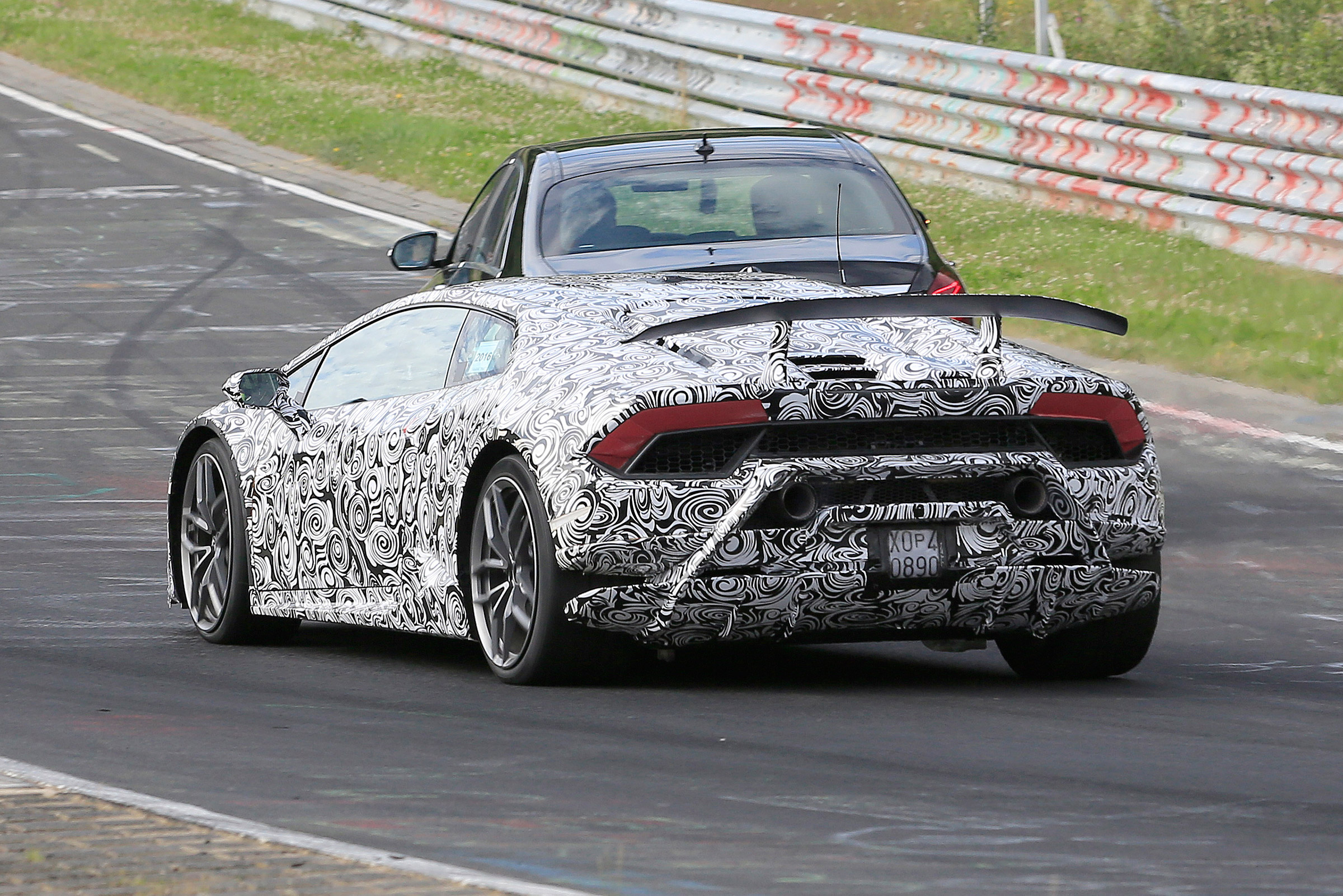 Lamborghini Huracan Superleggera spy shot - rear