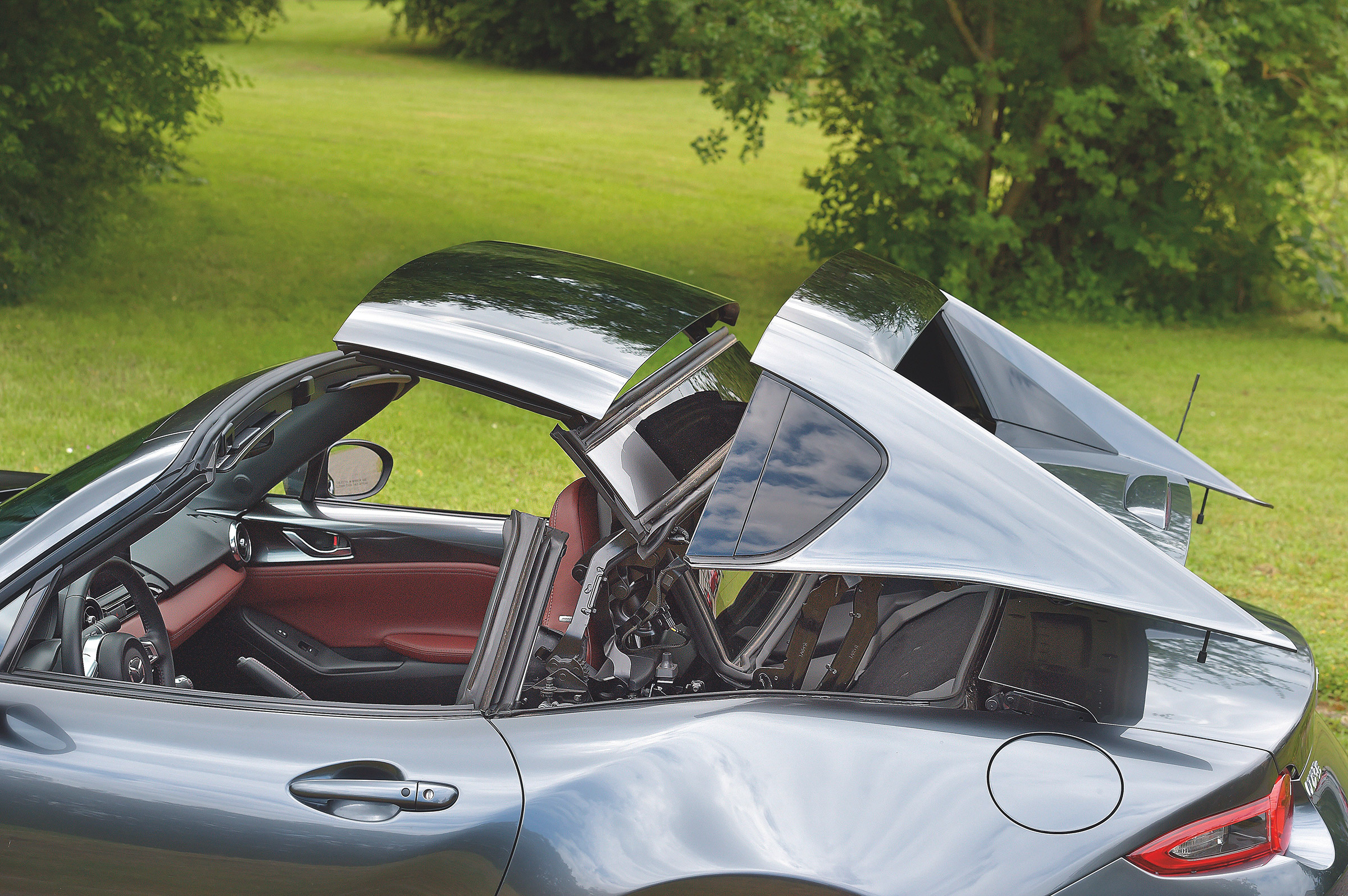 Mazda MX-5 RF - roof opening