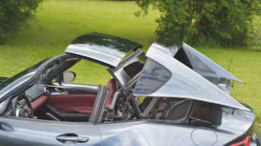 Mazda MX-5 RF - roof opening