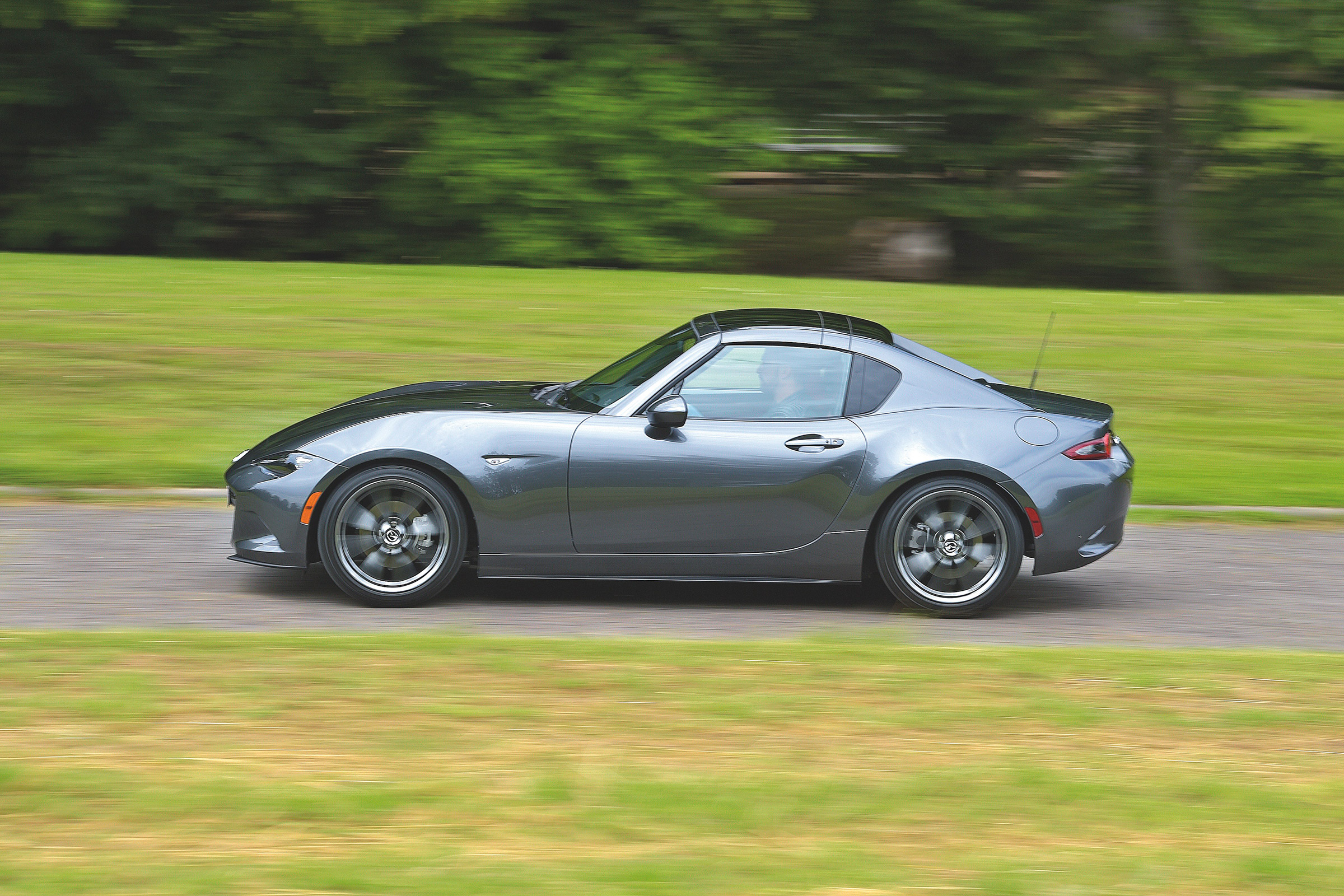 Mazda MX-5 RF - side