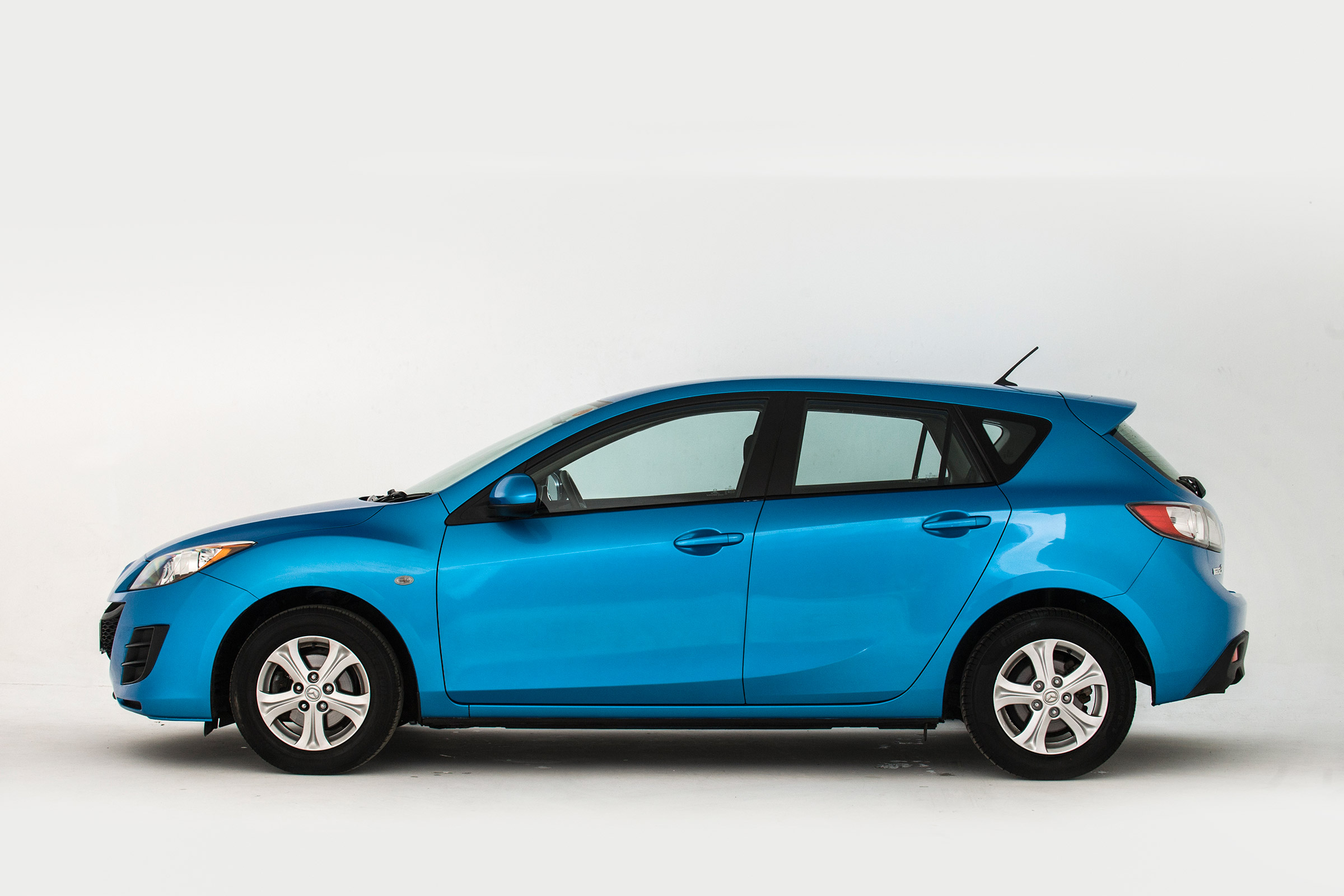 Used Mazda 3 - side