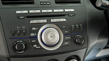 Used Mazda 3 - centre console